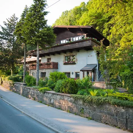 Grossraumappartement Mit Gartenterrasse Salzburg Exterior photo